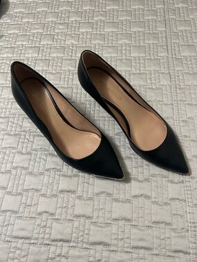 Enzo Angiolini Black Pointed Toe Leather Pumps